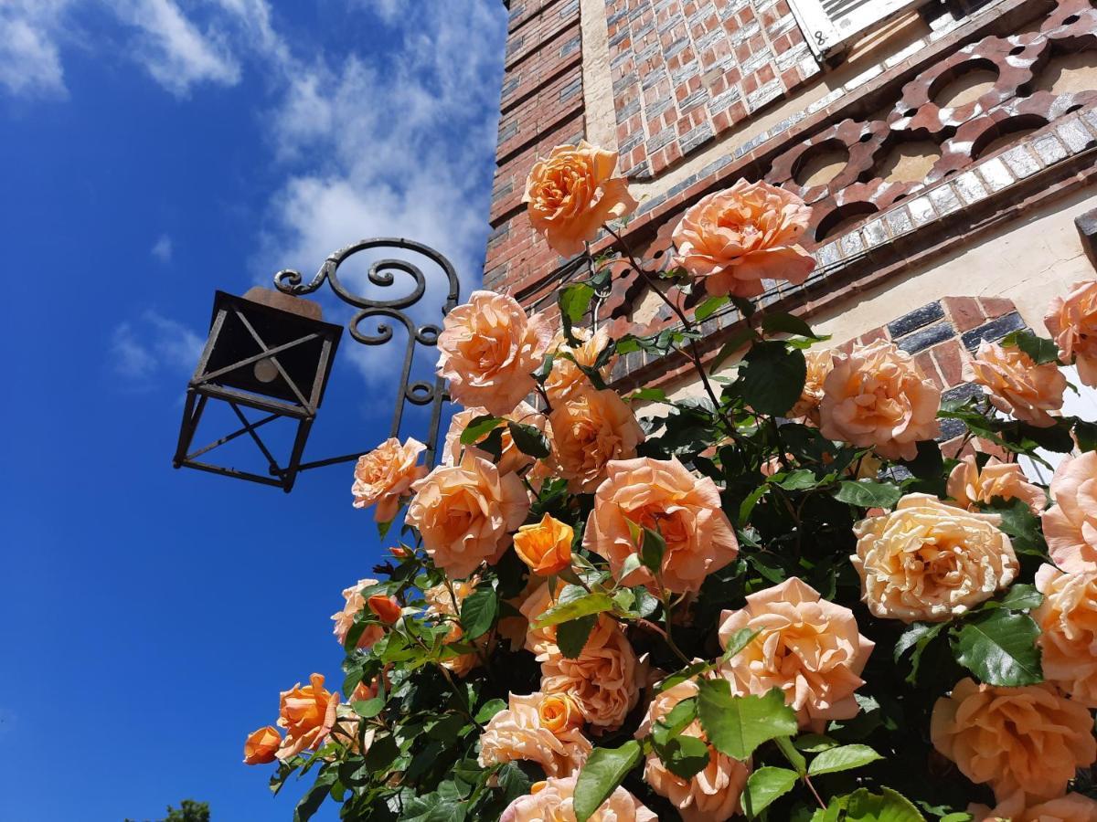 Bed and Breakfast Manoir Des Tuileries Du Buisson Вернёй-сюр-Авр Экстерьер фото