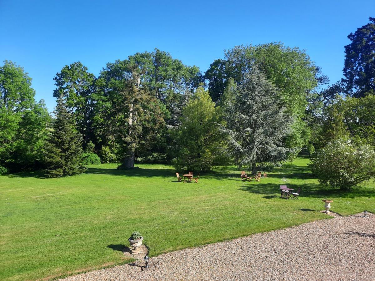 Bed and Breakfast Manoir Des Tuileries Du Buisson Вернёй-сюр-Авр Экстерьер фото