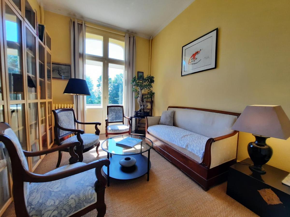 Bed and Breakfast Manoir Des Tuileries Du Buisson Вернёй-сюр-Авр Экстерьер фото