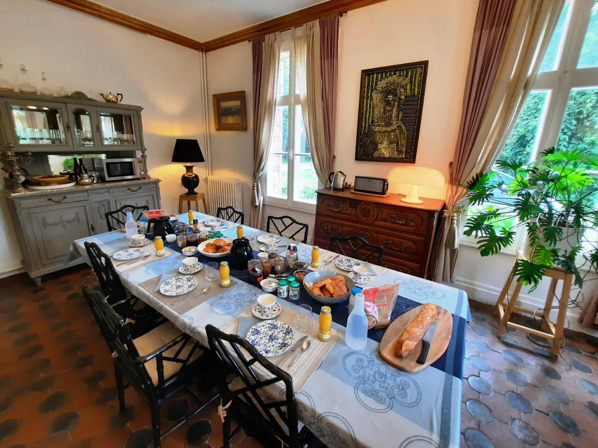 Bed and Breakfast Manoir Des Tuileries Du Buisson Вернёй-сюр-Авр Экстерьер фото