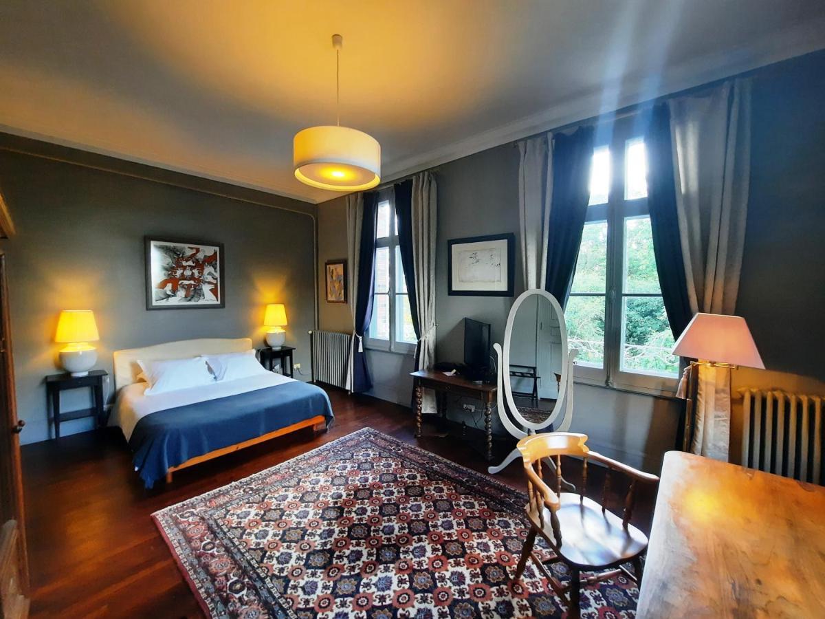 Bed and Breakfast Manoir Des Tuileries Du Buisson Вернёй-сюр-Авр Экстерьер фото