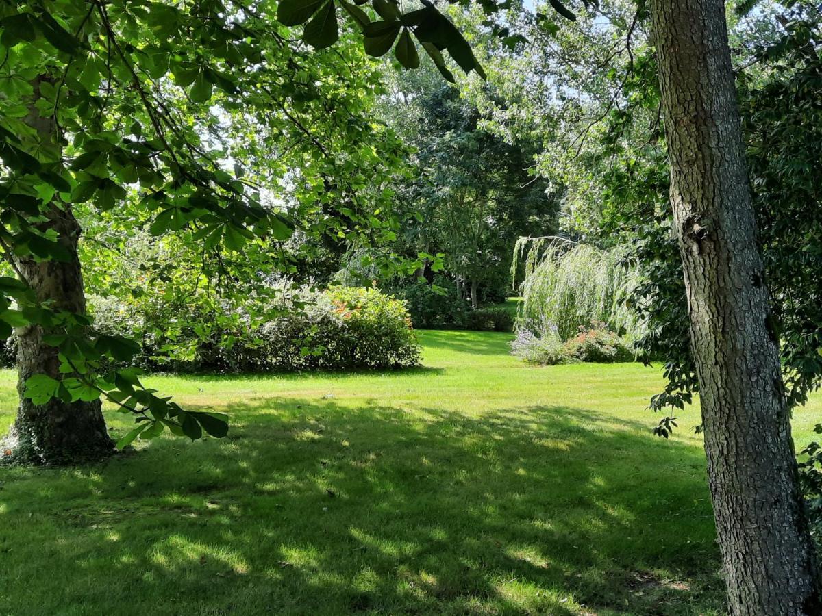 Bed and Breakfast Manoir Des Tuileries Du Buisson Вернёй-сюр-Авр Экстерьер фото