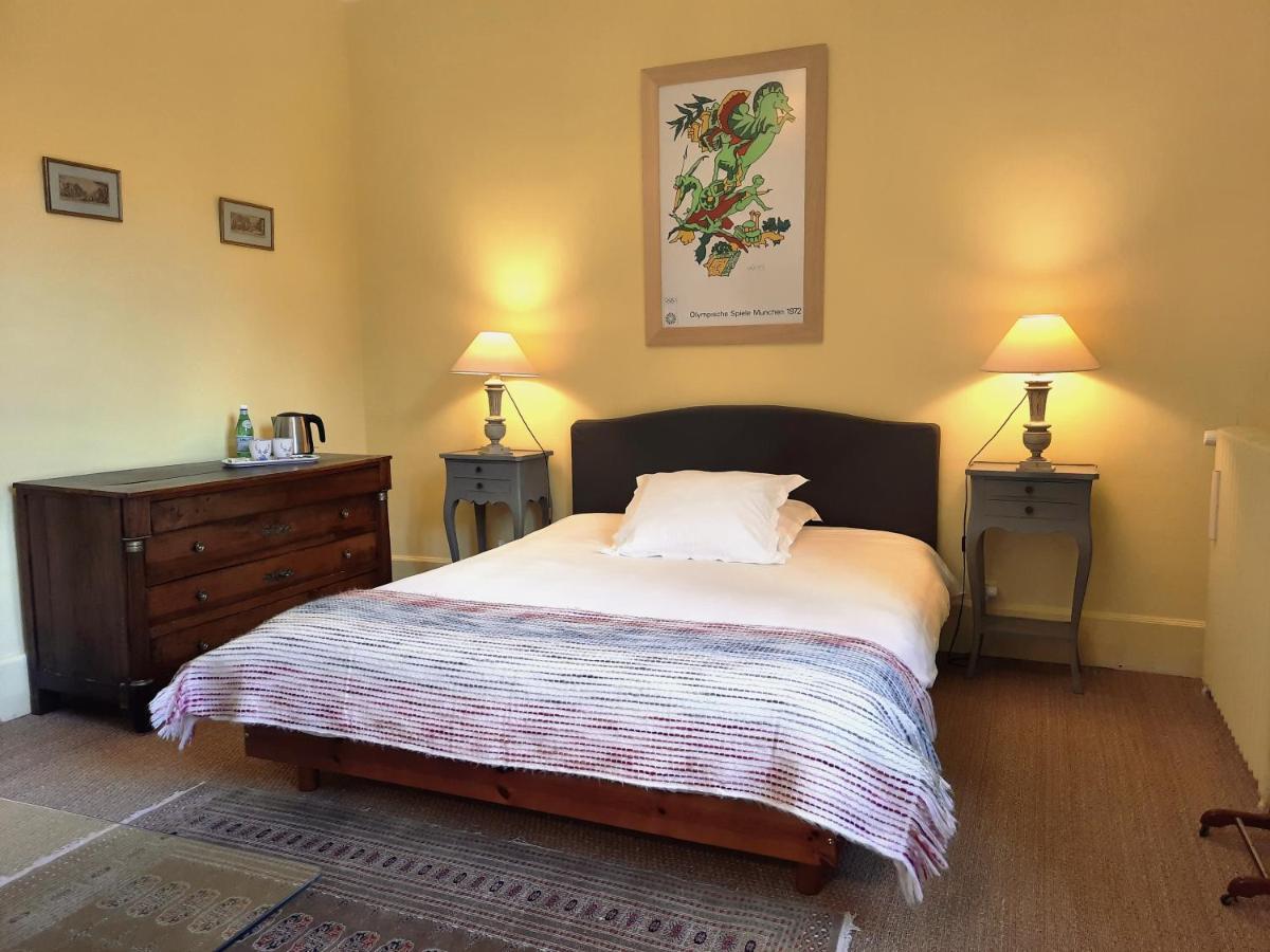 Bed and Breakfast Manoir Des Tuileries Du Buisson Вернёй-сюр-Авр Экстерьер фото