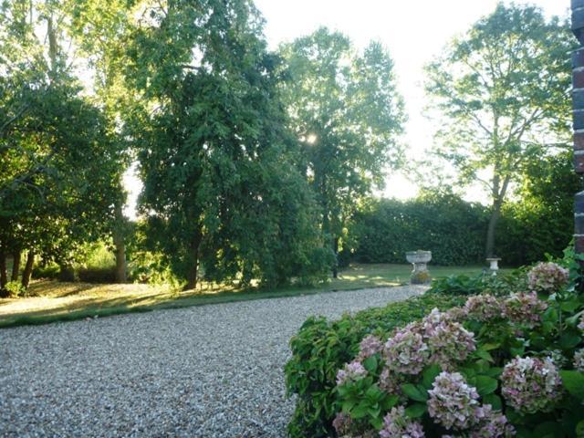 Bed and Breakfast Manoir Des Tuileries Du Buisson Вернёй-сюр-Авр Экстерьер фото