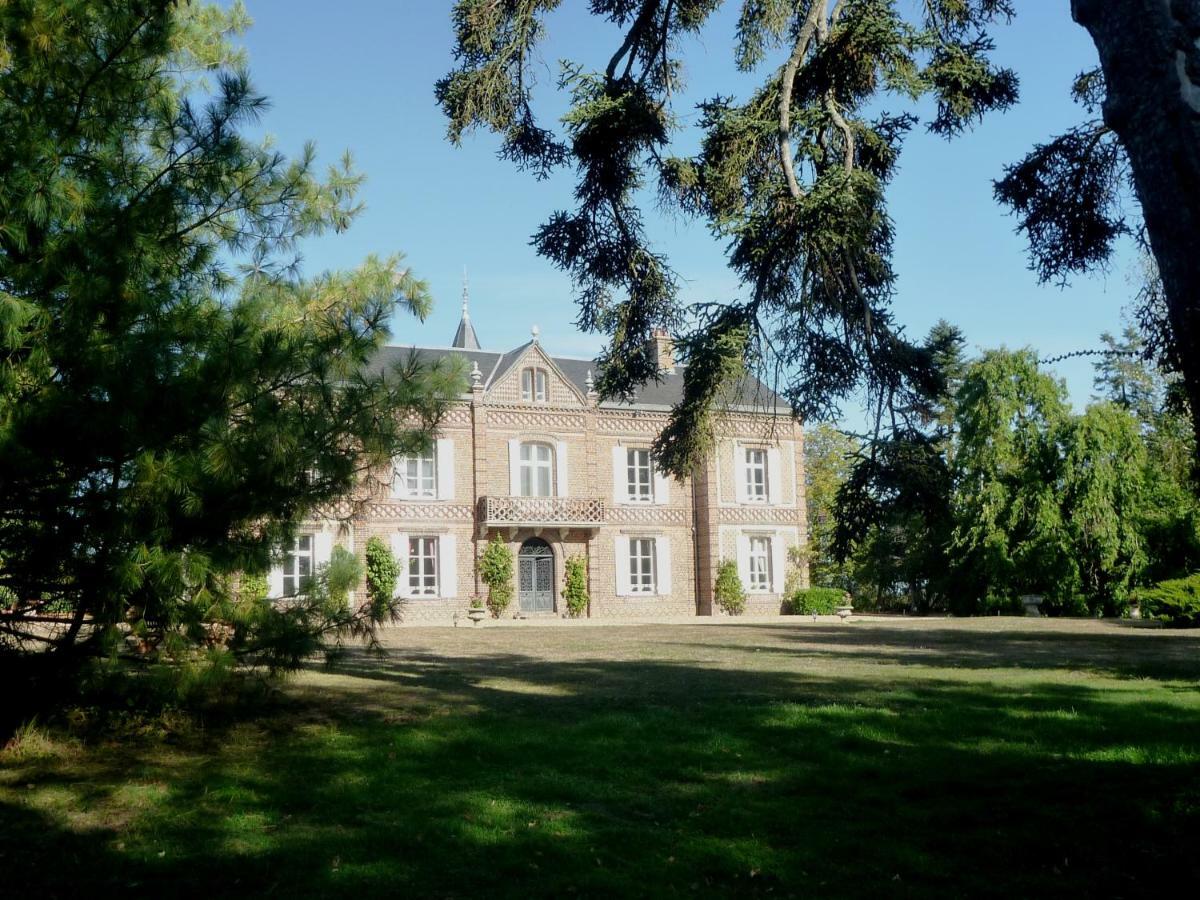 Bed and Breakfast Manoir Des Tuileries Du Buisson Вернёй-сюр-Авр Экстерьер фото