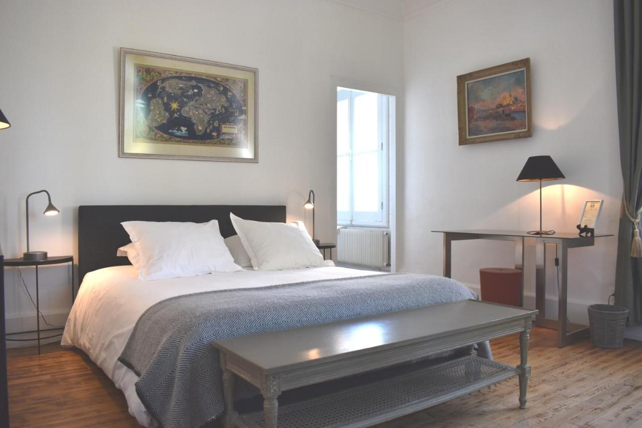 Bed and Breakfast Manoir Des Tuileries Du Buisson Вернёй-сюр-Авр Экстерьер фото